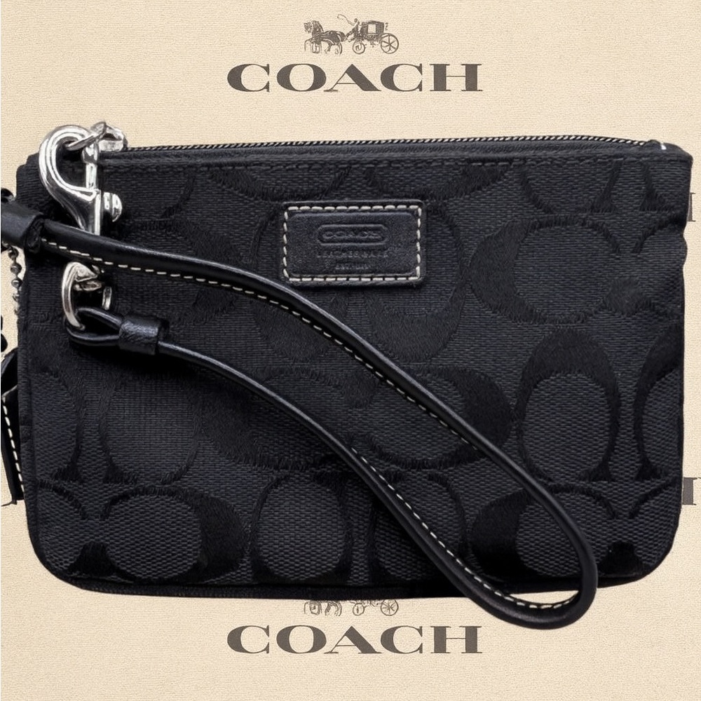 ✨ COACH Black Signature Jacquard Wristlet | EUC | MSRP $98 ✨